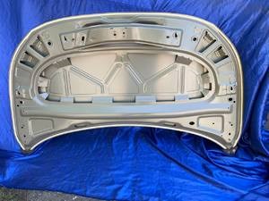 Капот 12D823031 VAG