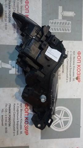 Фара передня права Mazda KB8M51031D