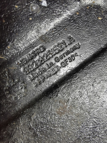  Porsche 992825521A