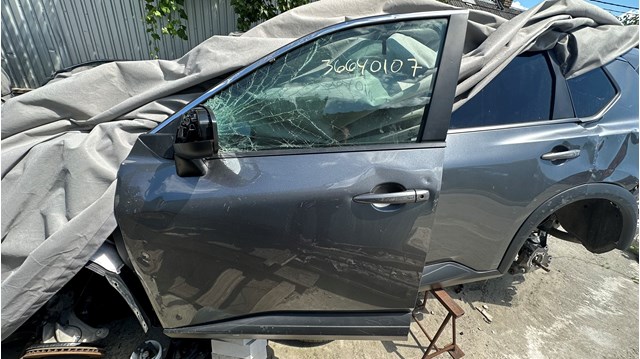 Купити 801016RR0A Nissan/Infiniti Двері кабіни