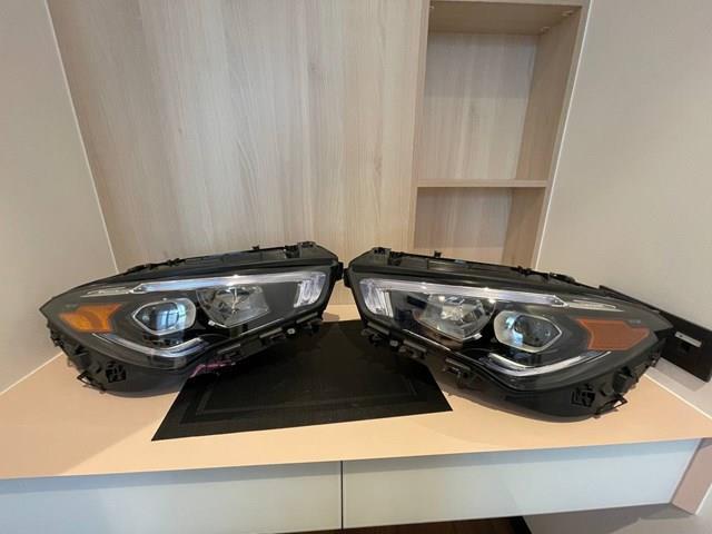 Фари Mercedes A1189064300 ціна, від 914.22 USD