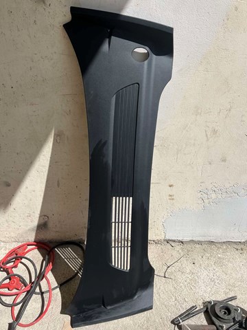 Купити 149260500B Tesla Решітка двірників