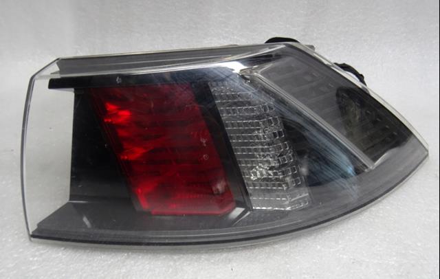 Фара задня права зовнішня Peugeot/Citroen 9813508380