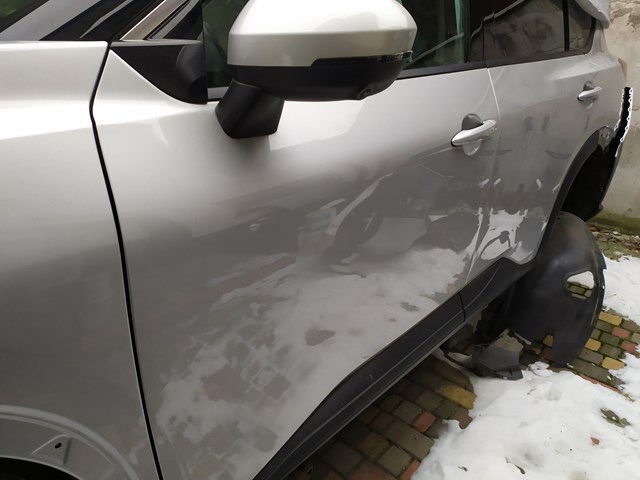 Двері передні ліві 801016RR0A Nissan/Infiniti