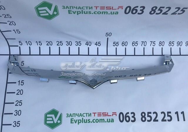 106523300C Tesla Молдинг решітки переднього бампера, верхній