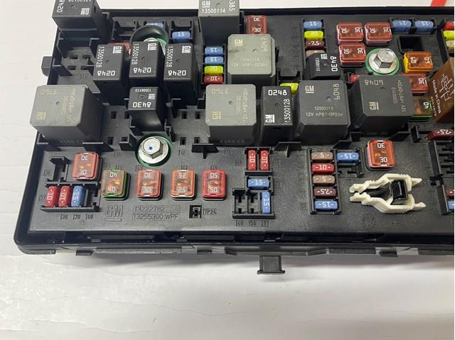 Коробка запобіжників General Motors 529050199 ціна, від 12.50 USD