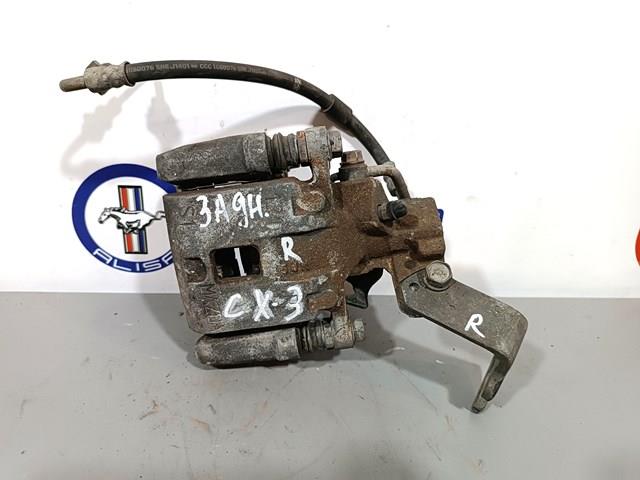 Купити D1Y12698Z Mazda Супорт задній правий