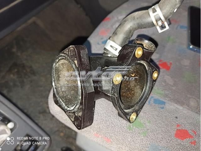 Корпус термостата в зборі на Toyota RAV4 III A3