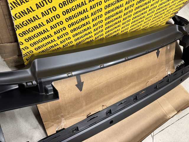 Бампер задній, центральна частина Nissan/Infiniti 850B06RR0C ціна, від 151.11 USD