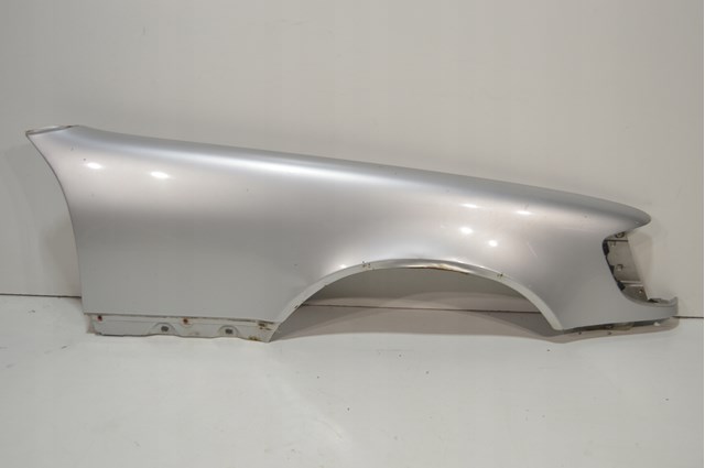 Крило переднє праве A1408800218 Mercedes