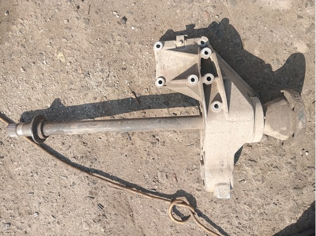 Піввісь передня, права Mercedes A6112220009 ціна, від 25.77 USD