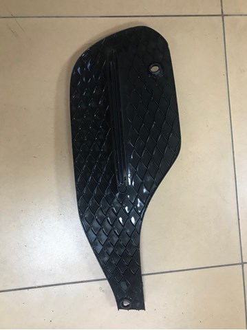 Решітка переднього бампера, ліва Mercedes A1678858702 ціна, від 40.19 USD