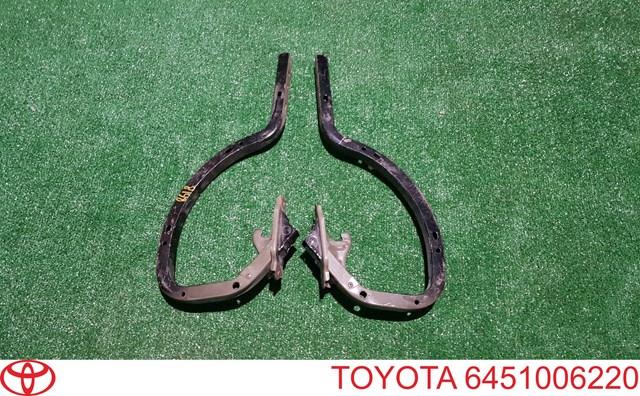 Шарнір кришки багажника Toyota 6452006030