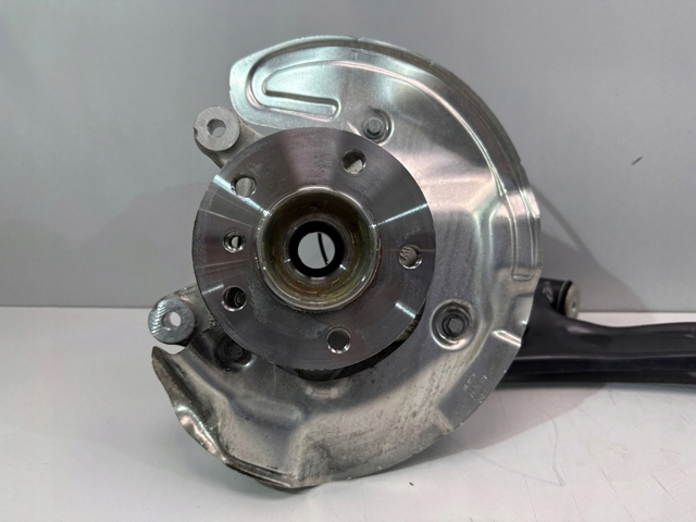 Купити 6876643 BMW Цапфа поворотного кулака