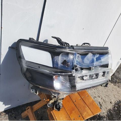 Фара правая Toyota 8110560P40 ціна, від 924.38 USD