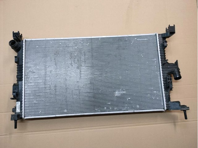 Радіатор основний Renault (RVI) 214105803R ціна, від 153.12 USD