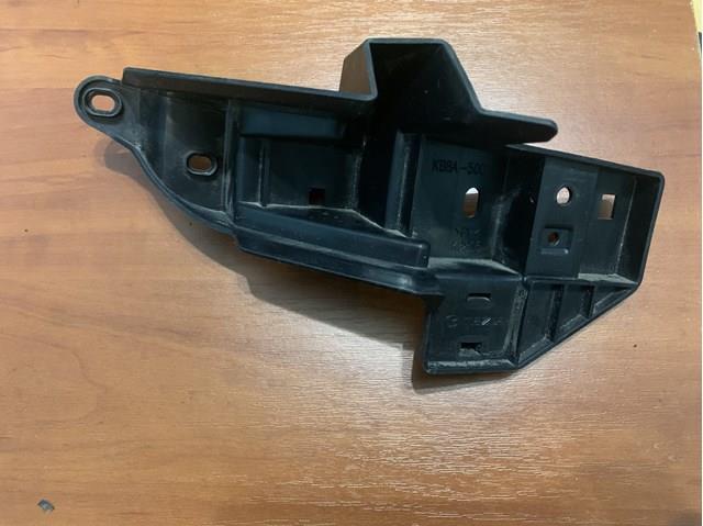 KB8A50C12 Mazda Кронштейн бампера переднього, правий
