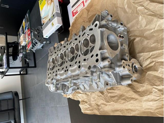 PYFA10100E Mazda Головка циліндрів