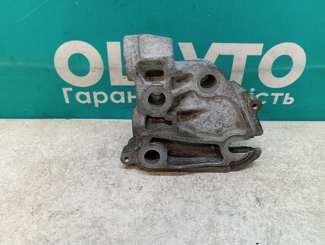 Подушка (опора) двигуна, права BBN339060B Mazda