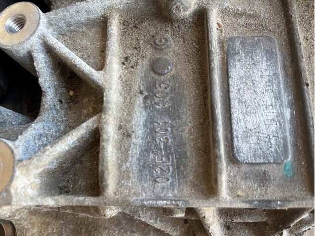 Корпус коробки передач VAG 02E301103G