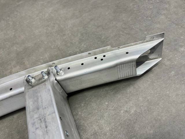 Шина бампера переднього BMW 51647333134 ціна, від 81.63 USD