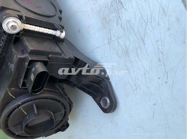 Фара передня права Mercedes A1679060403