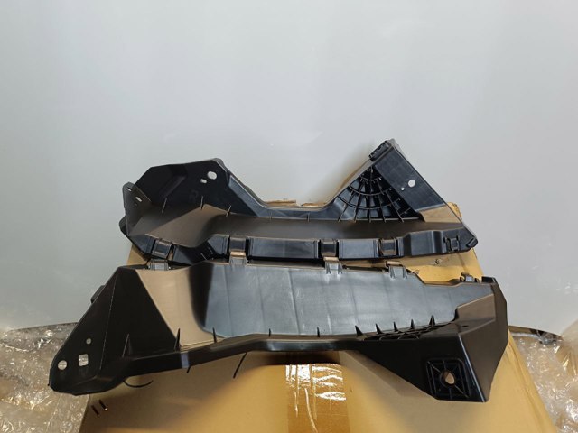 Направляюча переднього бампера, ліва FPS FP3058933 ціна, від 44.55 USD