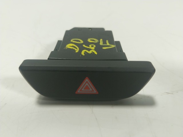843320D220 Toyota Аварійна кнопка