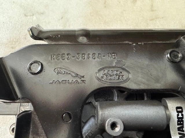 LR172657 Land Rover 