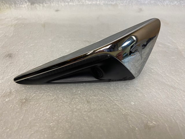  112510777C Tesla