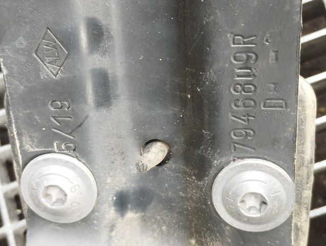  Renault (RVI) 77946809R