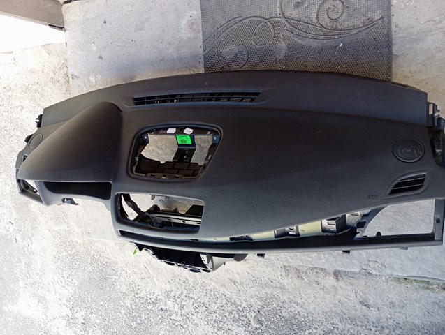 Купити 681000022R Renault (RVI) 