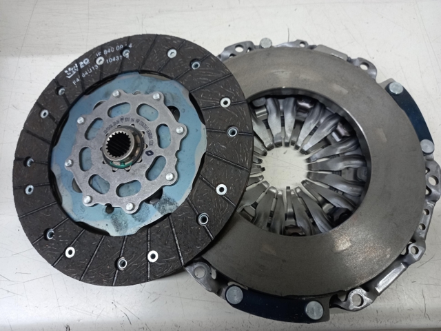 Купити 302057092R Renault (RVI) 