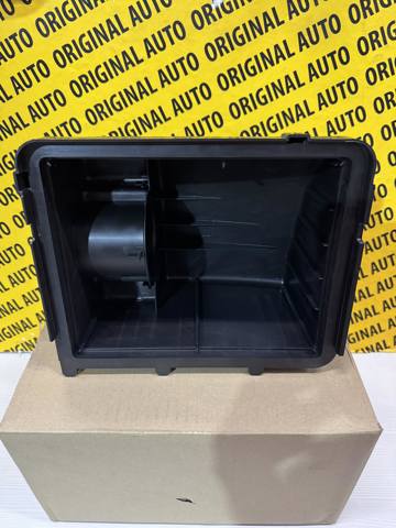 PY8W133AX Mazda Корпус повітряного фільтра, верхня частина