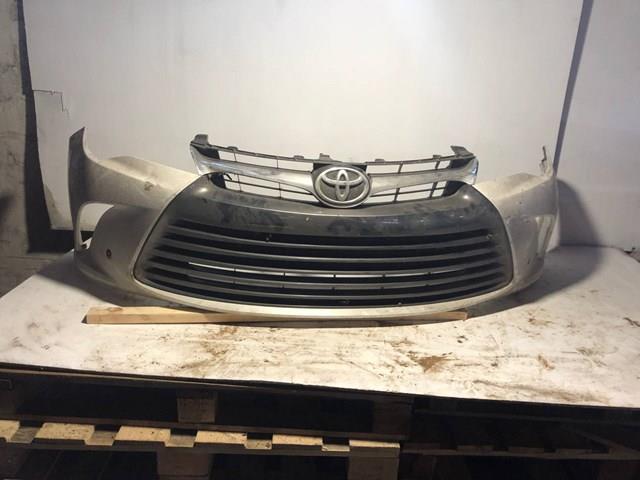 5211906A50 Toyota Бампер передній в зборі