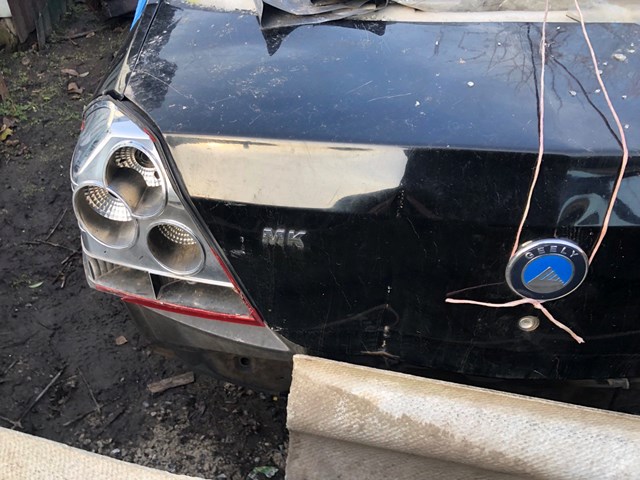 Кришка багажника на Geely Mk  