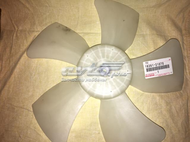 Вентилятор/крильчатка радіатора охолодження на Toyota Avensis (T25)
