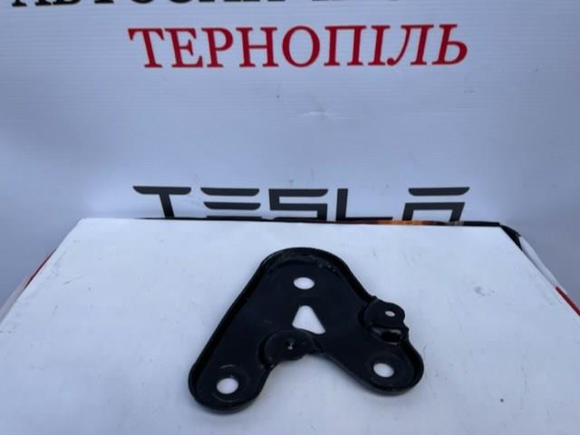 104457600B Tesla 