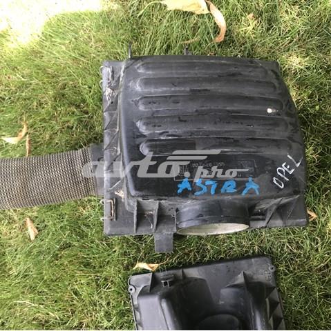 Корпус повітряного фільтра, верхня частина General Motors 90448355 ціна, від 13.97 USD