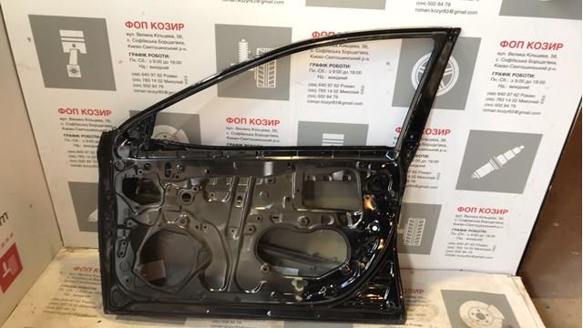 Двері праві передні 6700133230 Toyota
