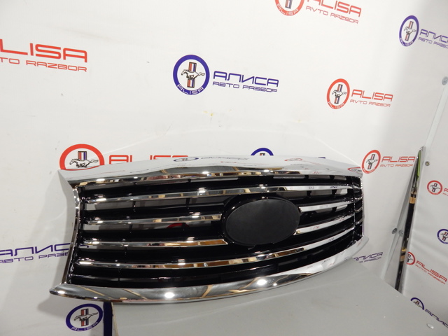 Решітка радіатора 623103JA0A Nissan/Infiniti