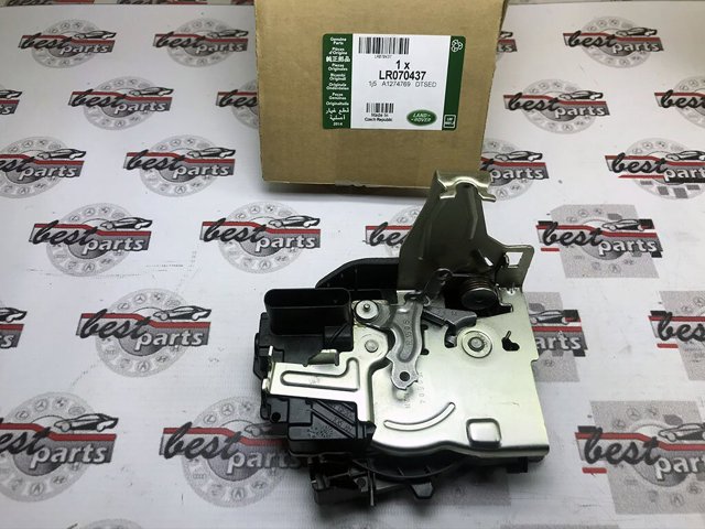 LR070437 Land Rover Замок двері правої передньої