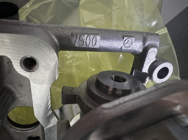 Корпус розподільчого валу Mercedes A6560500601 ціна, від 1665.28 USD