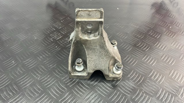 Land Rover LR090479