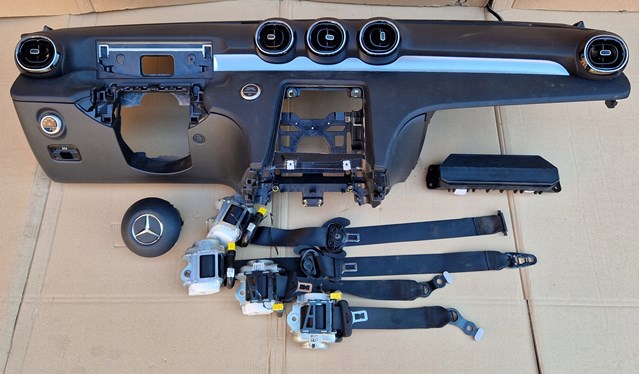 Купити A0008608702 Mercedes 