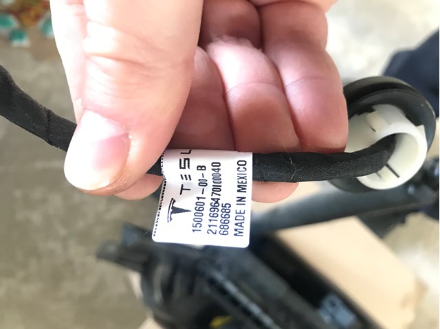 Купити 150060100A Tesla Motors Амортизатор двері багажника
