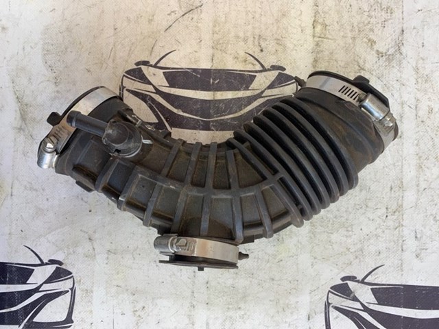 Купити 165786RC1B Nissan/Infiniti Патрубок повітряний, вихід повітряного фільтра