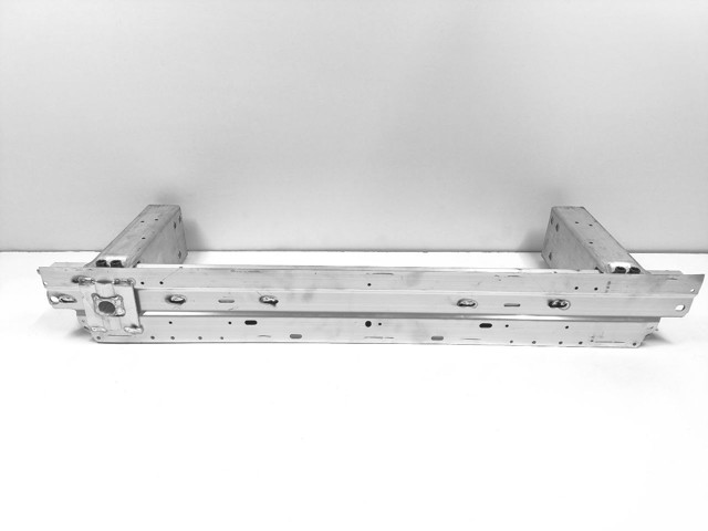 LR123919 Land Rover Балка бампера переднього