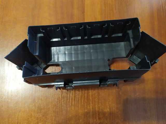 Кришка блока запобіжників Nissan/Infiniti 243826RA1A ціна, від 21.56 USD