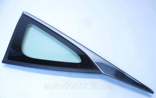 73512TRTA01 Honda Стукло багажника, праве